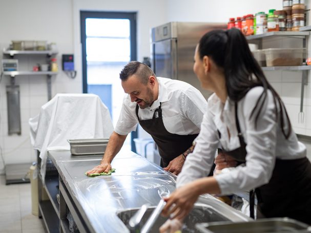 kitchen cleaning in london